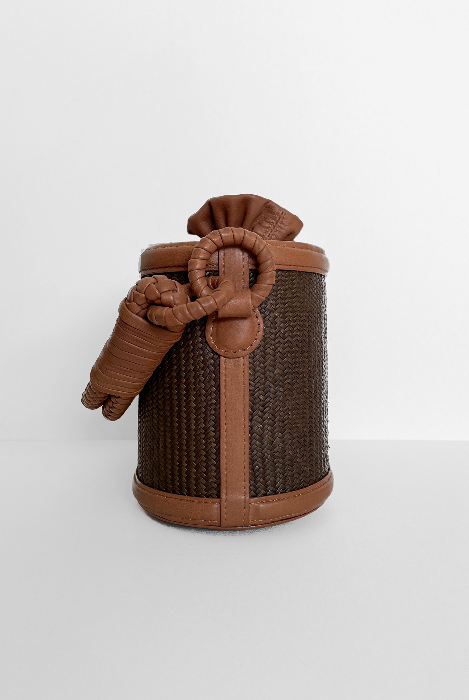 Iraca Basket Bucket, Panela