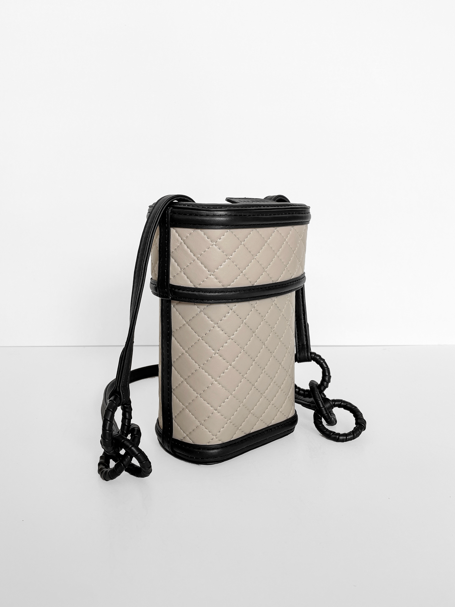 PRE-ORDER Scout Bag, Black & White